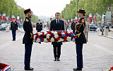 Франция: президент Эмманюэль Макрон возглавил церемонию в честь 79-й годовщины победы над нацизмом